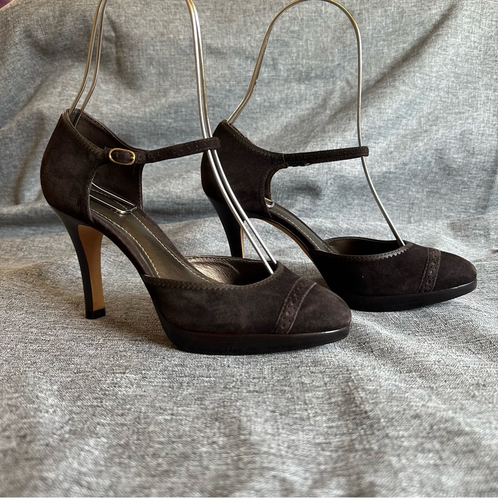 *Final Sale Price*  Ann Taylor brown suede heels platform pump - Picture 7 of 15